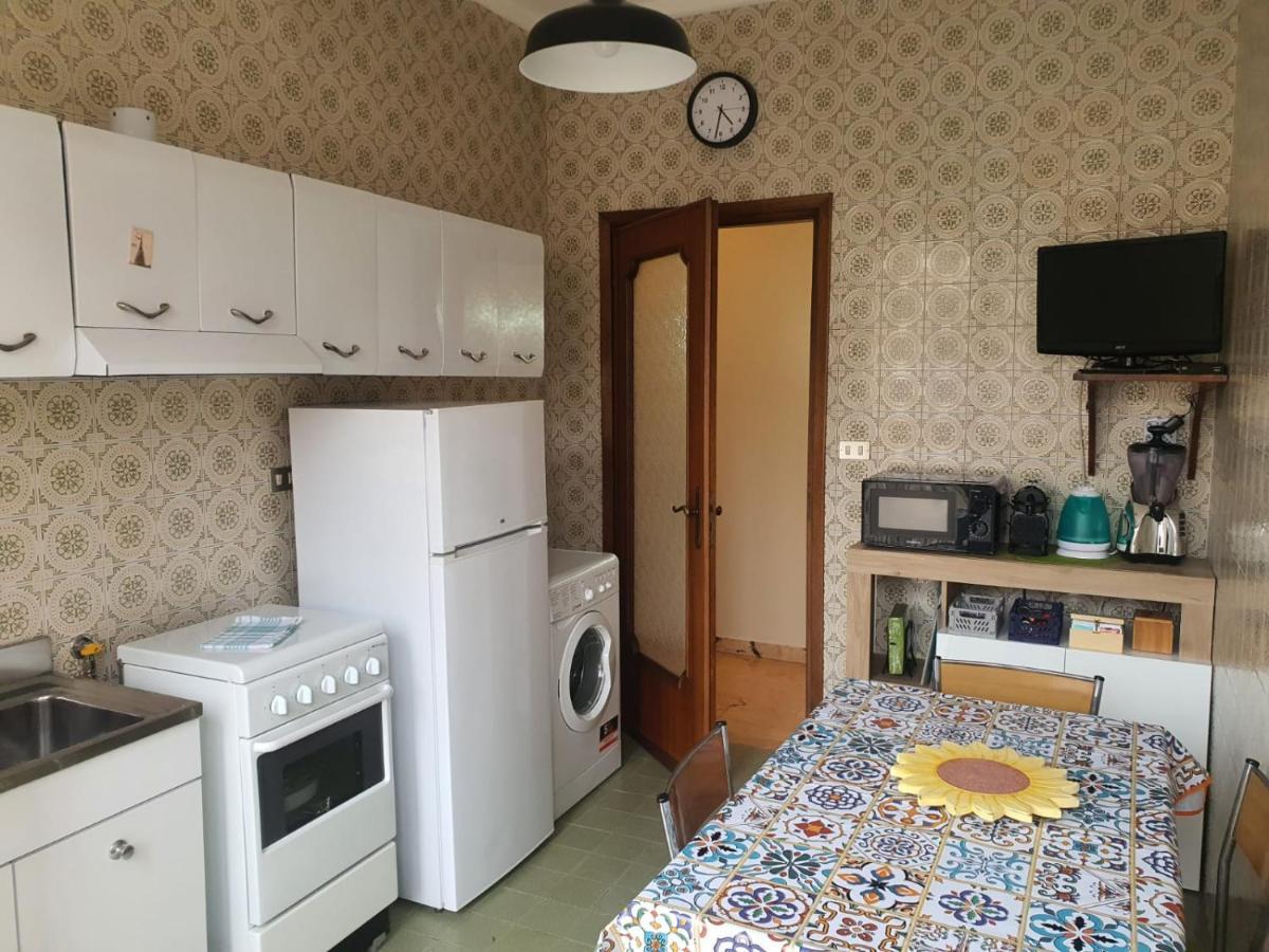 La Casa Dei Nonni - Ampio Trilocale Zona Lingotto Apartment Turin Bagian luar foto