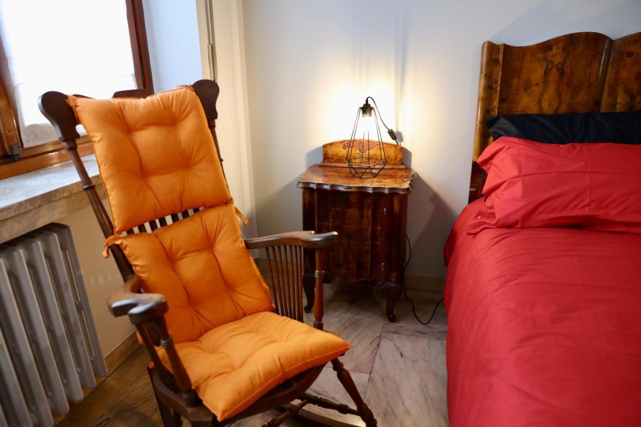 La Casa Dei Nonni - Ampio Trilocale Zona Lingotto Apartment Turin Bagian luar foto