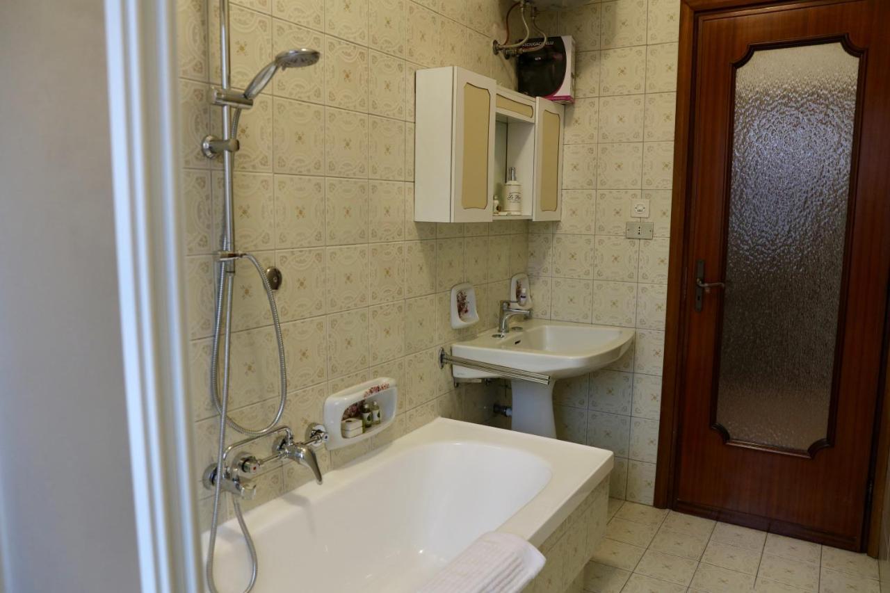 La Casa Dei Nonni - Ampio Trilocale Zona Lingotto Apartment Turin Bagian luar foto
