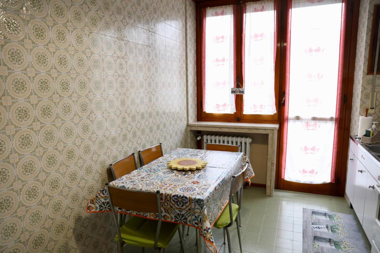 La Casa Dei Nonni - Ampio Trilocale Zona Lingotto Apartment Turin Bagian luar foto
